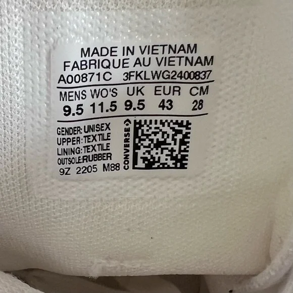 Converse Chuck Taylor All Star Lugged Hi 2.0 White Unisex Shoe Size 9.5 or 11.5